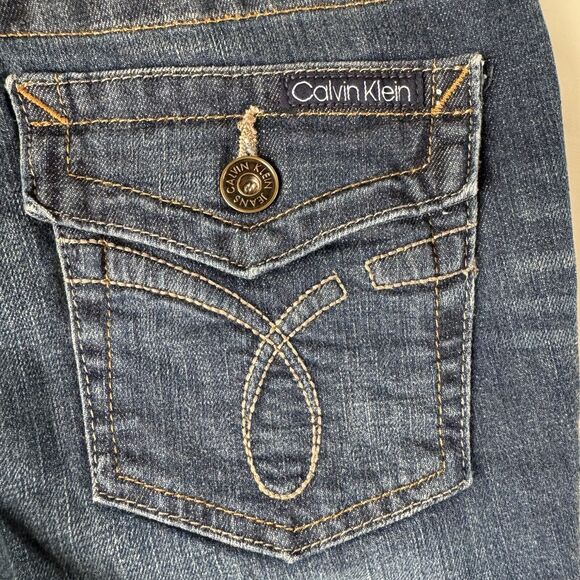 Calvin Klein Womens LEAN BOOTCUT Jeans Size 6 Blue Dark Wash Stretch Denim - Picture 16 of 16
